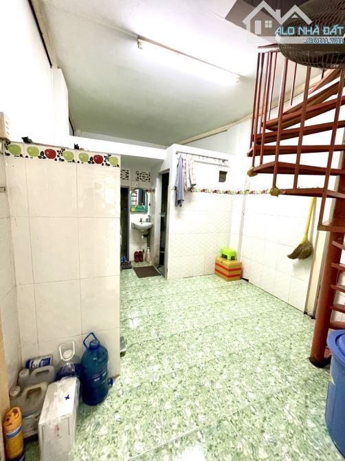 - CHÍNH CHỦ 1 ĐỜI CHƯA QUA MUA BÁN - 42M2, 2 TẦNG,  GIÁ CHỈ 5,7 TỶ - CẠNH MẶT TIỀN - - 2