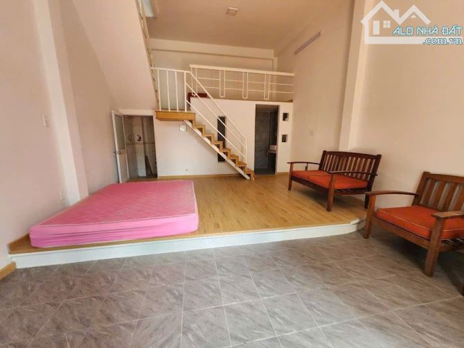 Bán nhà số làng báo chí đẹp Gần Sông Thoáng Mát DT 51 m2 2 Lầu Chỉ 12,5 tỷ - 2