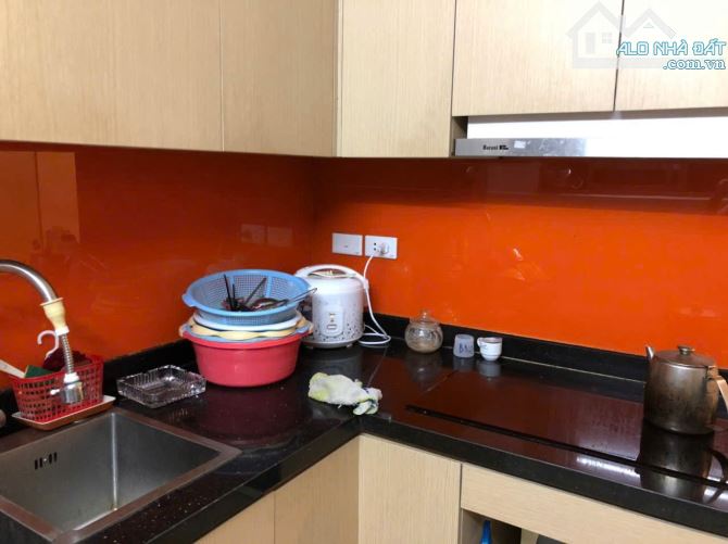 Cho thuê nhà nguyên căn ngõ 239 Ngõ Khâm, 35m2 x 2 tầng, 2 ngủ, 1 wc, 9 triệu - 2