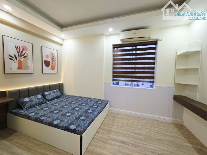 CẦN BÁN căn hộ đẹp đầy đủ nội thất, lô góc view thoáng, tầng đẹp gần CV CẦU GIẤY - 2