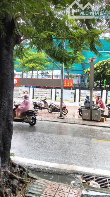 BÁN NHÀ 4 TẦNG 3 MẶT TIỀN ĐẸP NHẤT PHỐ NGUYỄN CÔNG HOAN, DT 71M2 MT 5,5M, NHỈNH 36TỶ - 2