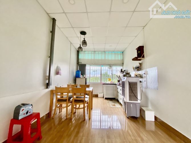 HẺM XE HƠI- NHÀ ĐẸP PHÚ THỌ HOÀ - 2 LẦU SÂN THƯỢNG, 3 PHÒNG NGỦ - CHỈ NHỈNH 4 TỶ - 2