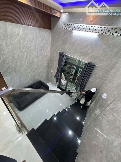 🔥 BÁN NHÀ 2,5 TẦNG – SAU LƯNG NHÀ MẶT TIỀN LÊ DUẨN – CÁCH ĐƯỜNG CHÍNH CHỈ 25M 🔥 - 2