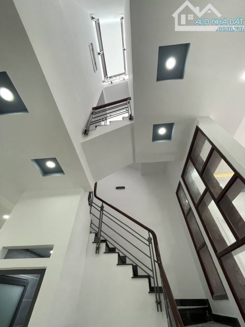 SIÊU PHẨM NHÀ ĐẸP - 3 TẦNG SÂN THƯỢNG - NGANG LỚN 4.5M - GIÁ 5 ĐỒNG 680 - HẺM THẲNG 6M - K - 2