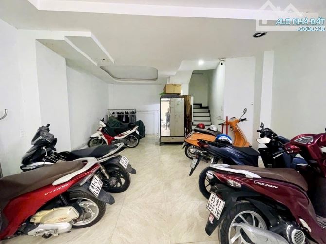 BÁN CHDV - 5 TẦNG - 10 PHÒNG - DÒNG TIỀN ~600TRIỆU/ NĂM - NGUYỄN VĂN NGHI - 2