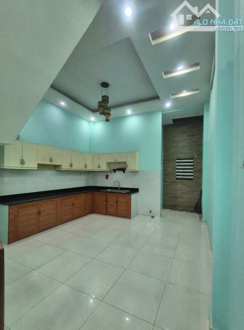 Nhà 1 trệt 1 lầu 72m  2p ngủ rộng , đường 4m thông cách ngã 3 ông xã 300m - 2