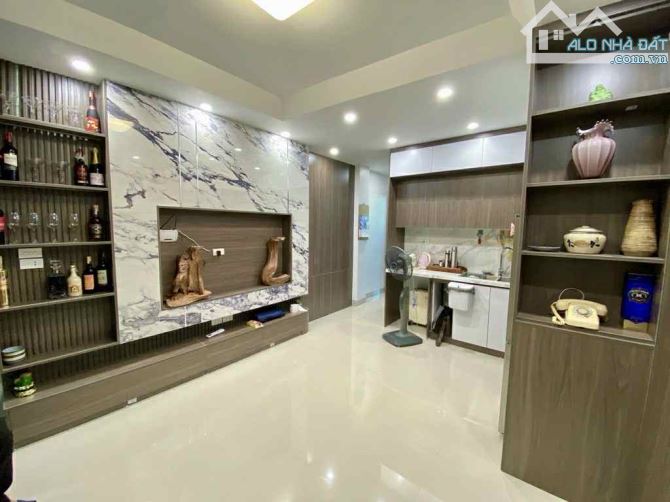 HOÀNG QUỐC VIỆT CẦU GIẤY, NHÀ MỚI Ở NGAY DT 40M 6TẦNG THANG MÁY, GẦN PHỐ Ô TÔ GẦN NHÀ. - 2