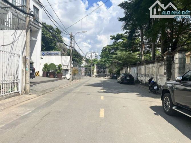 Đất đẹp MT đường 65 ngày Quốc Hương. DT: 493m2. XD HẦM/7TẦNG. Giá chỉ 85 tỷ TL - 2