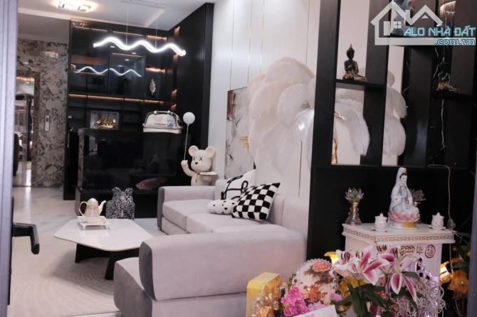 Bán nhà mặt phố Đê La Thành 49m2 vỉa hè rộng đường oto tránh kinh doanh 14.5 tỷ - 2