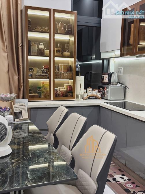 BÁN NHÀ ĐẸP TẶNG FULL NỘI THẤT HẺM RỘNG CÙ CHÍNH LAN. GIÁ: 3,55 TỶ - 2