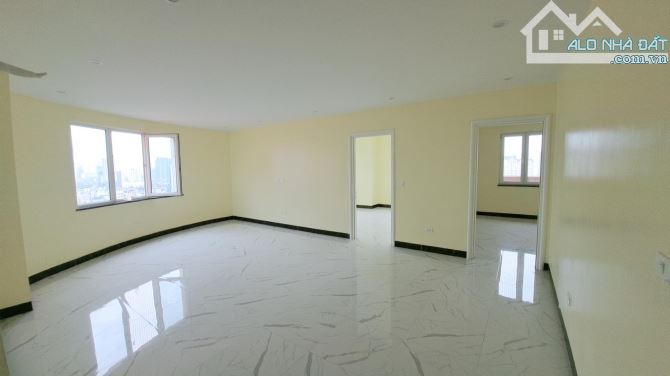 VIP NGHĨA ĐÔ – LÔ GÓC – VIEW STARLAKE, BỂ BƠI – 333M² – 6PN, 6WC – 18.6 TỶ (0TL152071) - 2