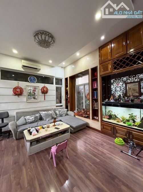BÁN NHÀ 3 TẦNG, MT ĐƯỜNG LAM SƠN, 168,4M2 NGANG 10, GIÁ 18 TỶ. CN23.8 - 2