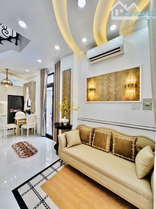 Bán Nhà Phú Nhuận - Siêu Phẩm - Nhà Đẹp 3 Tầng - Full Nội Thất - Hơn 6 Tỷ - 2