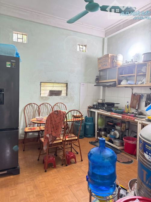 Nhà đẹp 4 tầng – ô tô đỗ cửa tại phố Bát Khối, Long Biên .Chỉ 4 tỷ - 2