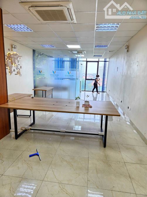 Cho thuê văn phòng trong Tòa nhà Văn phòng 07 tầng mặt đường Tố Hữu  Vạn Phúc - 2
