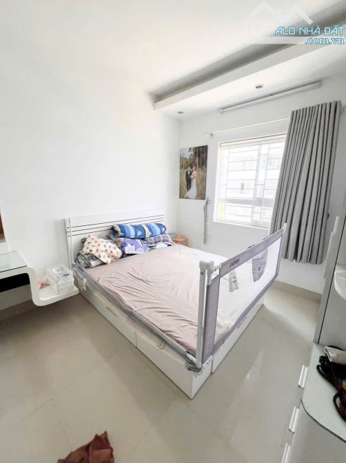 BÁN CĂN GÓC CT6 VĨNH ĐIỀM TRUNG, 3PN, TẦNG 4, 68M2, GIÁ 2 TỶ 450. CN23.8 - 2