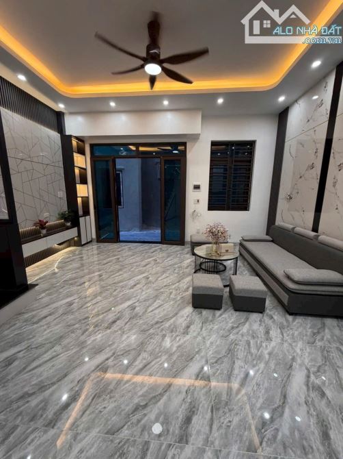 Bán nhà ngõ phố Rặng Nhãn, phường Thành Đông, Tây Hải Phòng, 43.5m2, 3 tầng, 3 ngủ, 2vs - 2
