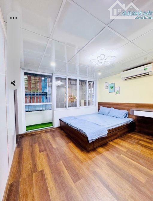 Tập thể tầng 3 phố Hồng Mai 70m 2 ngủ , 2 vệ sinh , ô tô dừng đỗ - 2