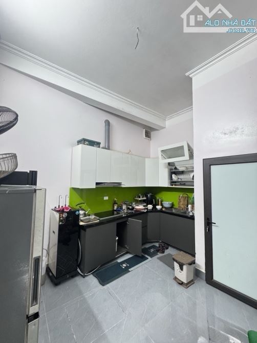Nhà đẹp Định Công Thượng phân lô gần ô tô DT 54m 5 tầng mặt tiền 4.6m giá 10,75 tỷ - 2