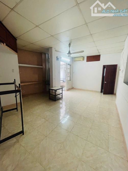Hiếm 70M² - 2Tầng - 3Phòng Ngủ - Ngay Lê Hoàng Phái - Nguyễn Oanh - 2