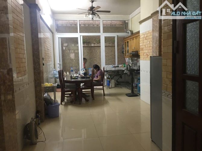 Cho thuê nhà 5 tầng ngõ 125 An Xá, Phúc Xá, Ba Đình. DT 75m x 5 tầng, giá 15tr - 2