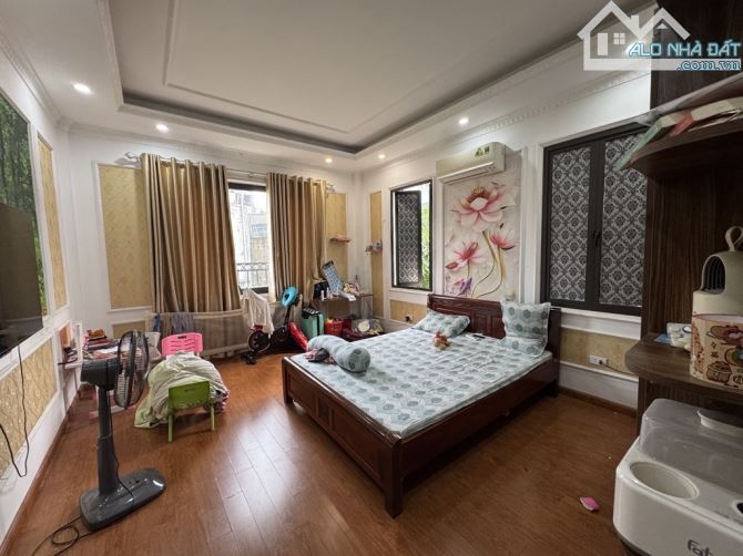 Hạ chào 200 triệu, 7,38 tỷ nhà Thạch Bàn, ô tô đỗ cửa, 5 tầng, lô góc thoáng sáng - 2