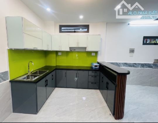 Vị trí đẹp HXH lô góc nhà mới xây Trần Quang Diệu quận 3 - 3