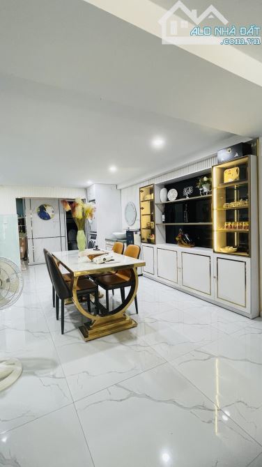 Bán nhà đẹp kiệt 6m Nguyễn Chí Thanh ngay trung tâm giá bao rẻ - 3