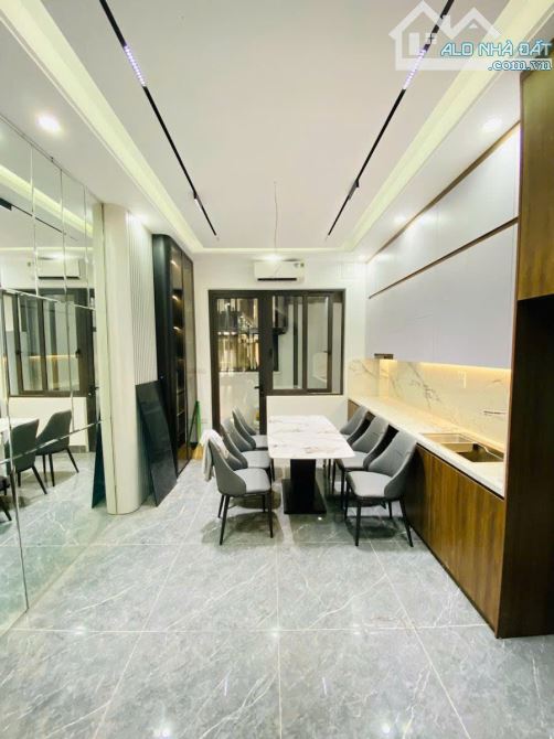 101m2 6 tầng mặt tiền 4m Nhà Mặt phố Nguyễn Khuyến Đống Đa - 3