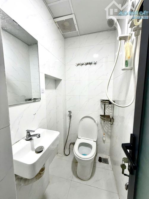 Nhà Cho Thuê Nguyên Căn Hẻm Trần Quốc Toản Quận 3 - 3