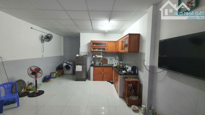 NHÀ HẺM 6M, VỈA HÈ, 67M2 (8x9), AN BÌNH, GIÁP THỦ ĐỨC, GIÁ TỐT - 3