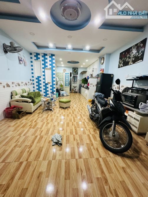 Lê Văn Sỹ, Q3 - 44M2 - 2 Tầng - Ngang 4.3 - Chỉ 5.6 Tỷ - 3