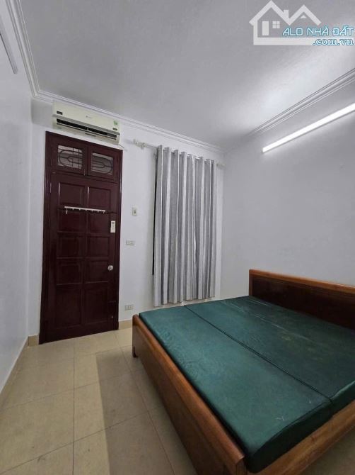 Nhà dân xây Đức Giang giá tốt- Còn mới, ngõ nông thoáng, ô tô thông- Chẵn 5 tỷ - 3