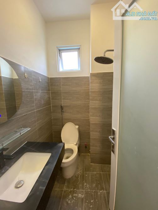 Nhà 3 tầng mới hoàn thiện đẹp lung linh,hẻm 4m, ôtô đậu cữa,tặng full nội thất cao cấp,dhú - 3