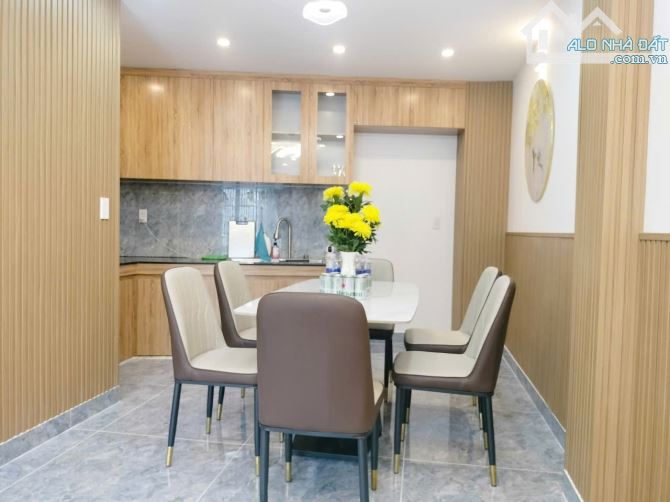 Nhà mới 5 tầng 4×13 sẳn nội thất gần tên lửa - 3