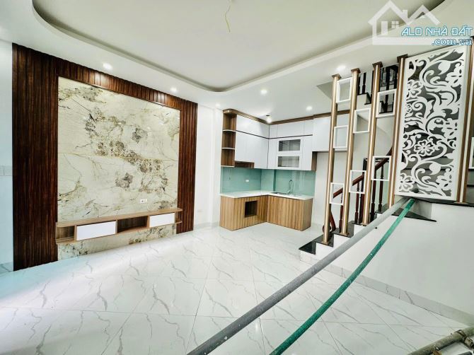 CĂn này mua đầu tư để cho thuê thì tuyệt vời-Ngay sát trường đại học- Giá chỉ nhỉnh 3 tỉ - 3