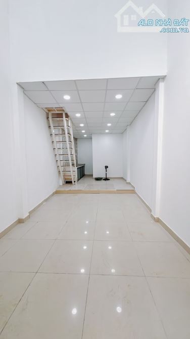 NHÀ 2 TẦNG TẠI TÔN ĐẢN F15 - CÁCH HXH 100m - HẺM 3m THÔNG THOÁNG SẠCH SẼ - 3