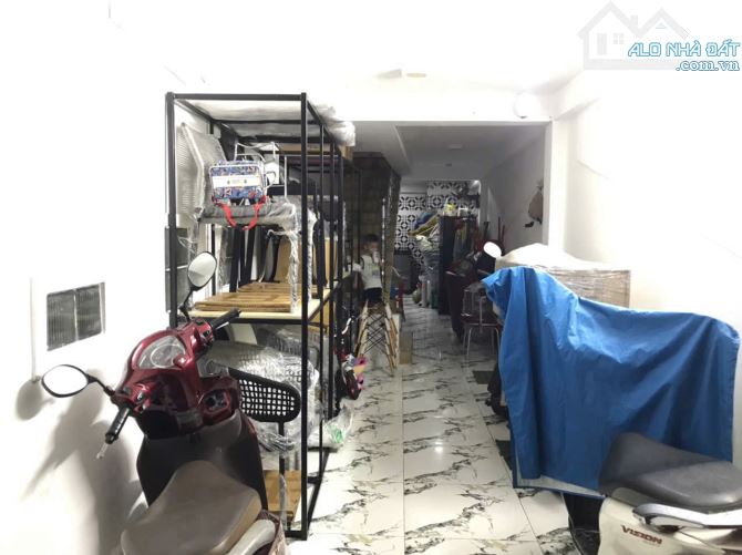 Q1 - CHỈ 6 TỶ XE HƠI ĐỔ CỬA - CÁCH MT 1 CĂN – 40M2 – 4 TẦNG MỚI 4PN - 3
