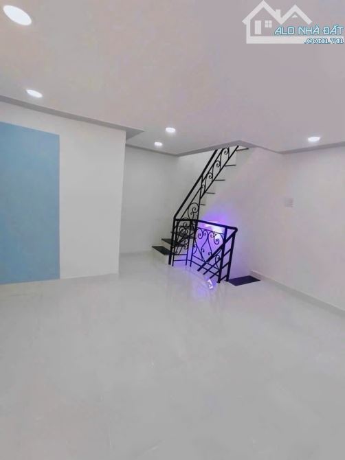 GẦN AEON TÂN PHÚ - NHÀ ĐẸP 3 TẦNG - 4 x 4,5M - NHỈNH 2 TỶ - HẺM 2M - 3