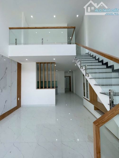 Bán nhà 1 Trệt 1 lửng 86m2 sổ riêng đường ô tô (X.Thạnh Phú) chỉ 1,690 tỉ - 3