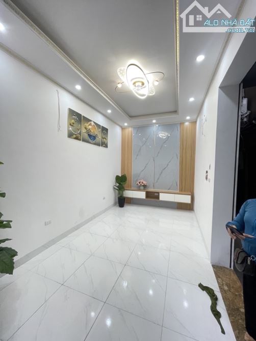 NHÀ BÁN-VĂN CHƯƠNG-LÔ GÓC -GẦN HỒ –5 TẦNG-28/35M2-MT 8M :GIÁ CHỈ  7 TỶ - 3
