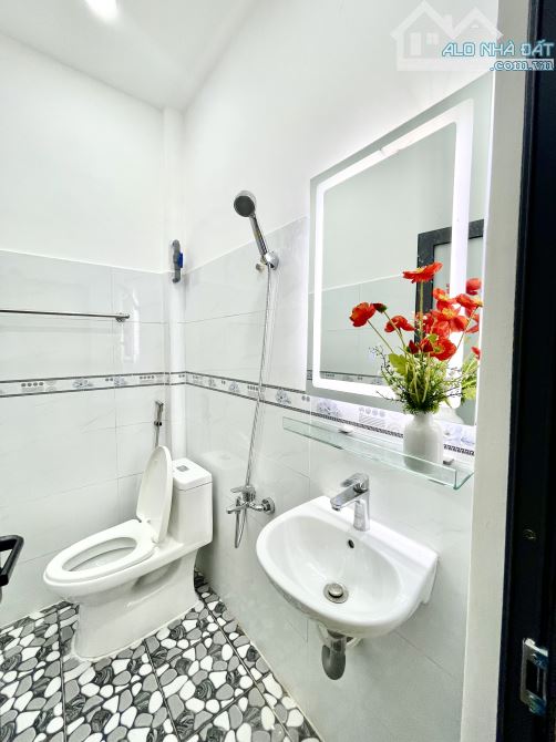 40m2, NHÀ ĐẸP 2 TẦNG, 3PN, NGAY NGÃ SÁU QUANG TRUNG, P10 GV, 4 TỶ HƠN - 3