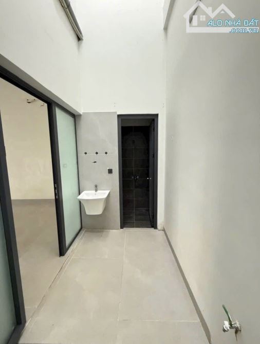 NHÀ ĐẸP 4 TẦNG ĐƯỜNG PHAN ĐĂNG LƯU - ĐỐI DIỆN HOA VIÊN KHU METRO.DT 5x20m - - 3