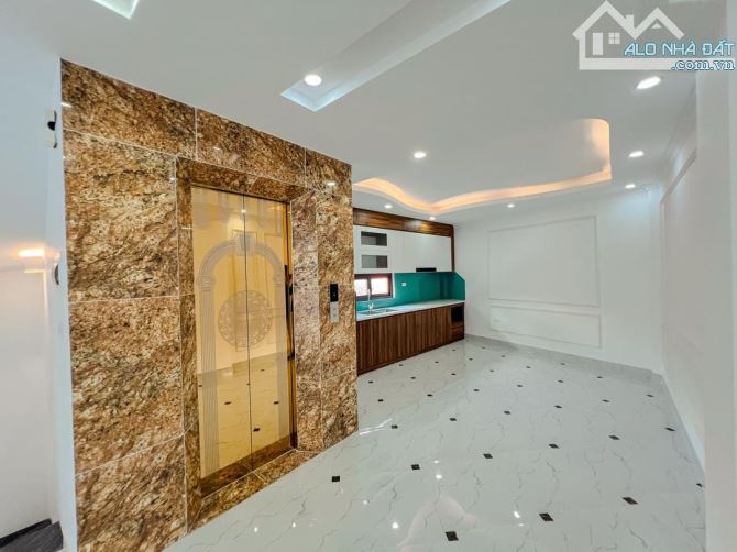 NHÀ NGÕ 2 ĐƯỜNG HOÀNG LIỆT. LINH ĐÀM. 60M2 - 5 TẦNG. THANG MÁY. Ô TÔ ĐỖ CỬA.