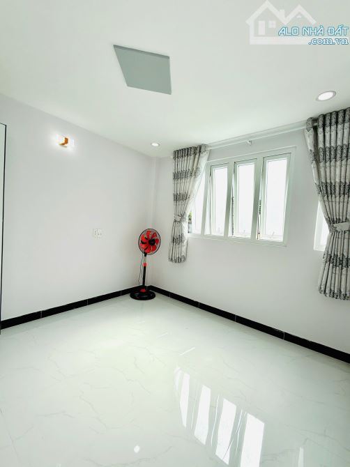 Căn góc 3 mặt tiền hẻm, khu trung tâm đường Nguyễn Tri Phương  P9Q10. Giá 5,28 tỷ TL - 3