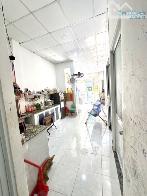 Bán gấp nhà ngay chợ Thủ Đức, Nở hậu, 72m2 chỉ 3.x tỷ - 3
