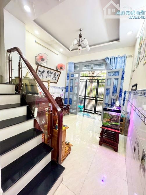 Bán nhà hẻm xe hơi Đào Tông Nguyên, NB, DT 3,5x8m, 3 lầu. Giá 2,36 tỷ - 3