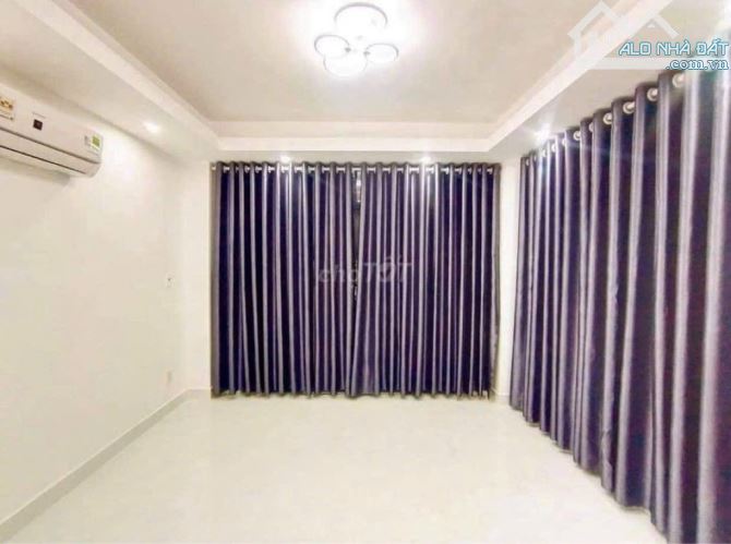 - NHÀ ĐẸP, LÔ GÓC 2 MẶT TIỀN, HẺM THÔNG, GẦN MT TÔ HIẾN THÀNH, 2PN, 3 TẦNG, GIÁỈ 3,95 TỶ - 3