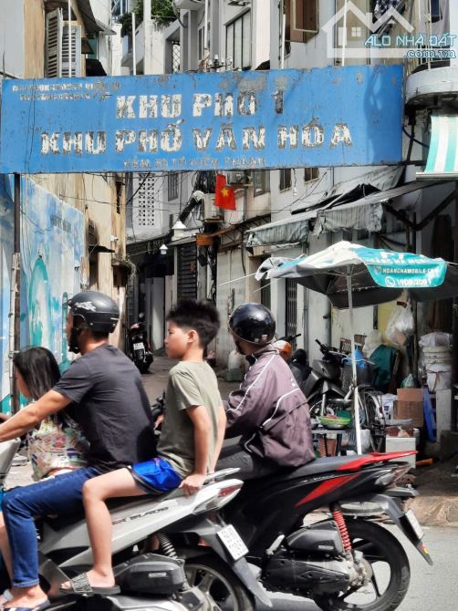 - CHÍNH CHỦ 1 ĐỜI CHƯA QUA MUA BÁN - 42M2, 2 TẦNG,  GIÁ CHỈ 5,7 TỶ - CẠNH MẶT TIỀN - - 3
