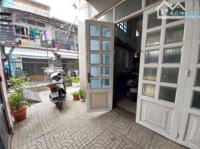 BÁN TÒA NHÀ CĂN HỘ DỊCH VỤ TÂN PHÚ- 5 TẦNG - ĐANG THU NHẬP 40TR/THÁNG  TÒA NHÀ 5 TẦNG - 3